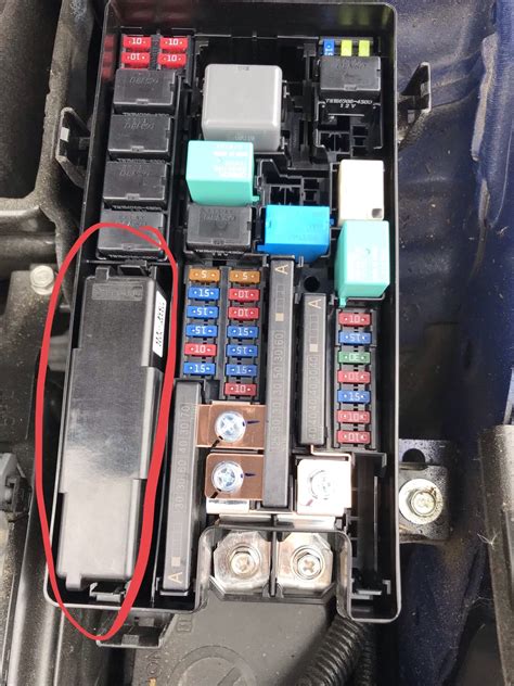 WARNING: Terminal and harness assignments for individual connectors will vary depending on vehicle equipment level, model, and market. Honda Accord (2011 – 2012) – fuse box diagram Year of production: 2011, 2012 Engine compartment Number Ampere rating [A] Circuits Protected 1-1*1 100 Battery 1-1*2 100 Battery 1-2 40 …. 
