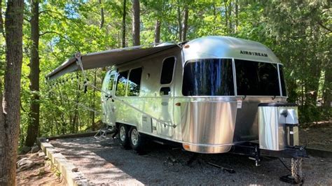 Specs for 2018 Airstream - Flying Cloud Floorplan: 26RB (Travel Trailer) View 2018 Airstream Flying Cloud (Travel Trailer) RVs For Sale. Help me find my perfect Airstream Flying Cloud RV. Specifications; Options; Brochures; Price. MSRP. $86,900. MSRP + Destination. $86,900. Currency. US Dollars.. 