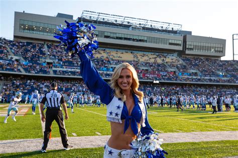 2021 dallas cowboys cheerleaders. Here's how much cheerleaders who work for the Dallas Cowboys earn. Dallas Cowboy cheerleaders now make $12 an hour and receive $400 for every gameday appearance. That said, some senior-level cheerleaders reportedly earn around $75,000 a year. 