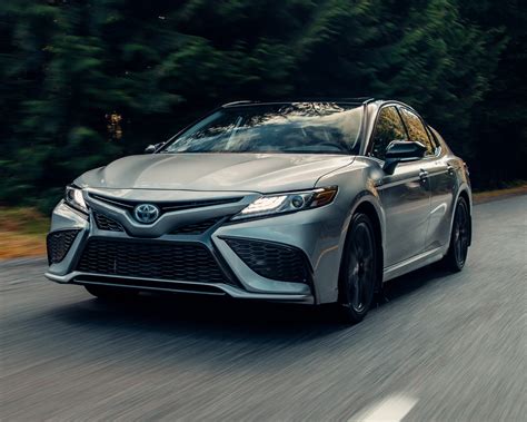 2022 toyota carmy. For engine performance, the 2022 Lexus ES 350’s base engine makes 302 horsepower, and the 2022 Toyota Camry base engine makes 203 horsepower. The ES 350 is rated to deliver an average of 26 miles per gallon, with a highway range of 509 miles. The Camry is rated to deliver an average of 32 miles per gallon, with a highway range of 616 miles. 