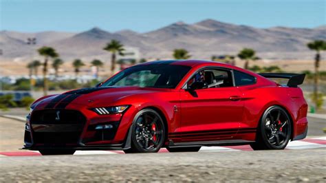 Blazing Speed: 2022 Mustang GT's Lightning-Fast 0-60 Acceleration