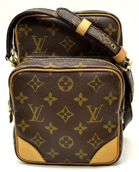 Converting the LV Toiletry Pouch into a crossbody bag *TUTORIAL