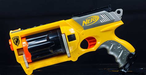 NERF Roblox Adopt Me!: BEES! Dart Blaster and Doomlands Persuader