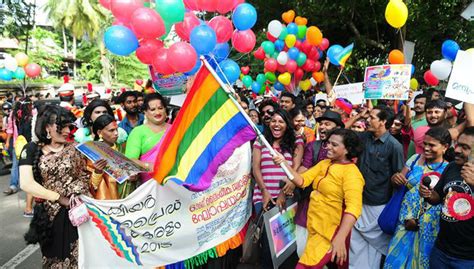 2007 date gay pride Kerla couples.