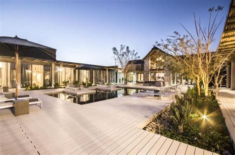 Visit our successful examples of private nature estates: new videos
