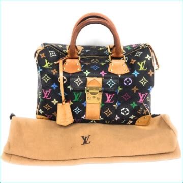 LOUIS VUITTON OVER THE MOON REVIEW + WHAT FITS INSIDE & MOD SHOTS 