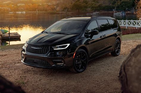 2023 Chrysler Pacifica Configurations