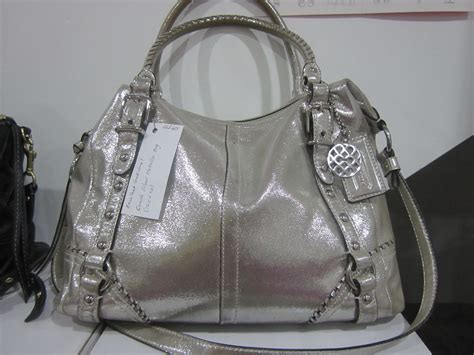 2023 Coach bag with silver hardware Bradley Signature - ahoxoxo