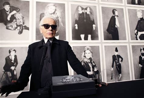 Karl Lagerfeld, fashion designer who reinvented Chanel, dies at 85 - The  Washington Post