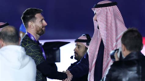 Football 2023: Cristiano Ronaldo mocked for using photo of missed bicycle  kick in Saudi Arabia club debut, no goals for Al Nassr, video