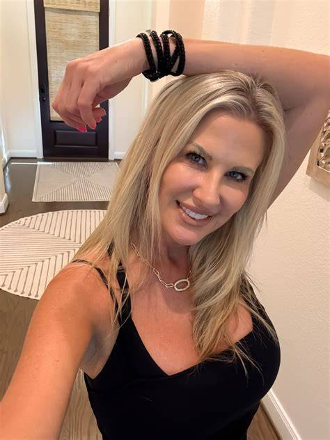 2023 Mrs.andi onlyfans connections. platform - eroptitalia.com