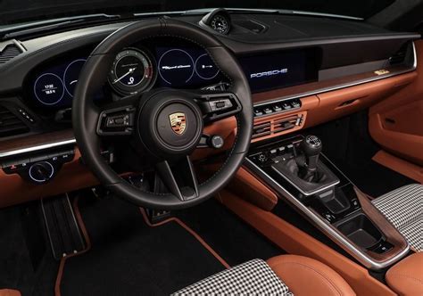 2023 Porsche 911 Interior