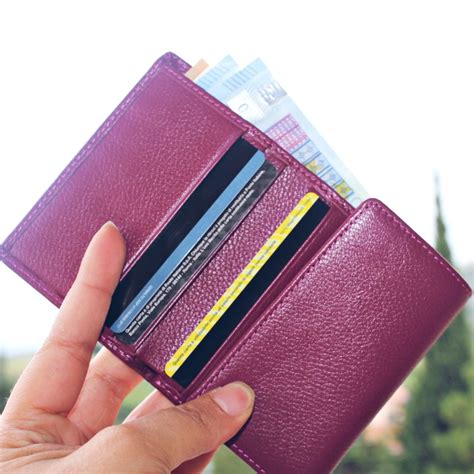 Shop CHANEL 2023-24FW Small Flap Wallet (AP3604 B14342) by NobleEtoile