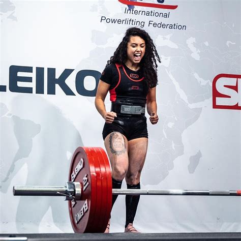 World Record Powerlifter Stefanie Cohen is Getting Into Boxing and She's  Looking Sharp!