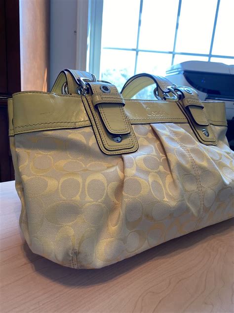 Collectors Guide to Vintage Coach Bags - Yourgreatfinds