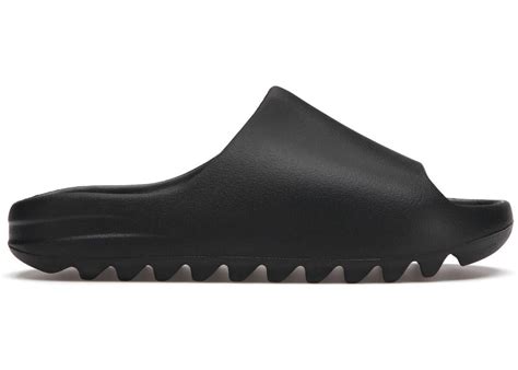 The Ultimate Yeezy Slides Sizing, Fit & Styling Guide - Farfetch