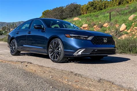 2023 honda accord mpg. Jul 11, 2023 ... The Accord Hybrid EX-L is EPA-rated at 51/44 mpg (4.6-5.3 L/100 km) city/highway, while the better-equipped Sport, Sport L and Touring trims ... 