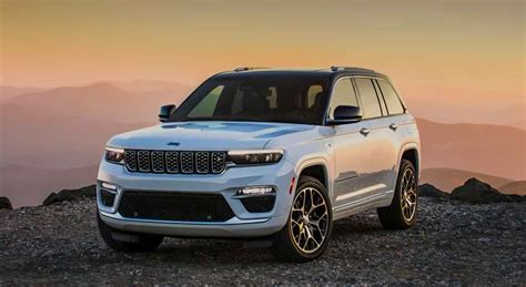 2023 jeep trackhawk. Price starting at $91,665 Vehicle EPA Classification Standard SUV 4WD Drivetrain Four Wheel Drive Engine Engine Order Code ESD Engine Type and Required Fuel … 
