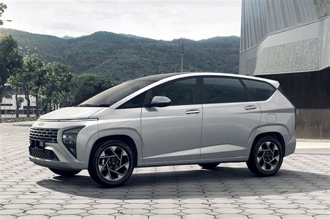 2023 minivans. Minivans. Toyota Sienna. 2023 Toyota Sienna. Price Range: $36,135 - $52,355. Pricing. Review. Compare. Features. +194. Good. 8.0. out of 10. edmunds TESTED. Minivans are so similar and... 