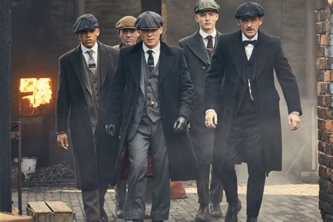 سریال پیکی بلایندرز موبو مووی 3 هزار بازدید 11 ماه پیشدانلود سریال Peaky Blinders دانلود پیکی بلایندرز در ژانر جنایی،مهیج به کارگردانی Steven Knight می باشد