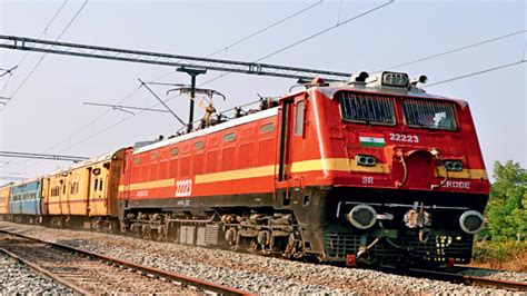 01461 train running status  11464 - की स्थिति हिंदी में देखें