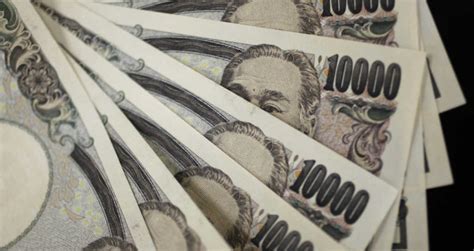 1 quatrilhão de ienes em reais JPY/BRL se refere à taxa de câmbio do iene japonês para o real, isto é, o valor da moeda japonesa expressa em moeda brasileira