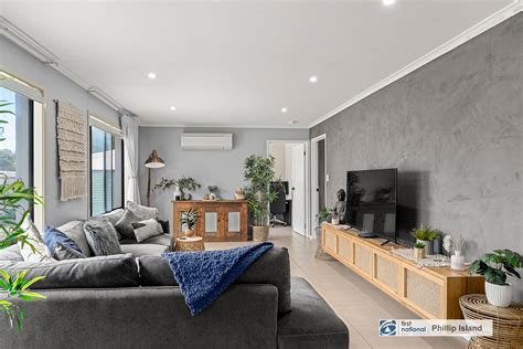 14 vista drive cape woolamai vic 3925  Additional features include polished timber floors to living & dining,