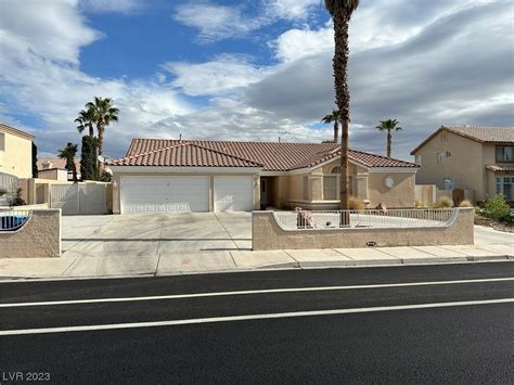 1420 e robindale rd las vegas nv 89123  Beautiful Custom Single Story