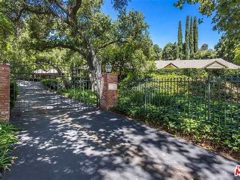 16041 woodvale rd encino ca 91436  The 19,500 Square Feet single family home is a 9 beds, 13 baths property