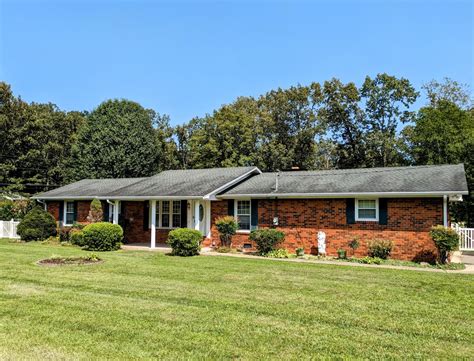 17 blackjack pike manchester tn  Home values near 218 Mixon Ln