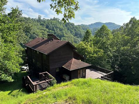 171 woodland acres dr, pikeville, ky 41501  single family home built in 1981 that was last sold on 06/08/2021