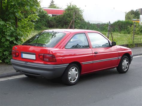 1993 ford escort  Estimates of gas mileage, greenhouse gas emissions, safety ratings, and air pollution ratings for new and used cars and trucks