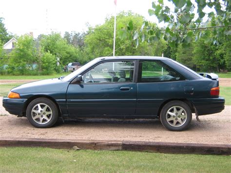 1995 ford escort hatchback 1.6 oil 6 i 16V (90 Hp)? Tracţiunea faţă