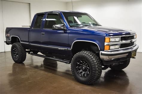 1998 chevy silverado lift kit A suspension lift kit will give your Chevy Silverado 3500HD a great new aggressive look when pair with larger diameter tires