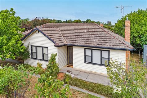 2 snell street golden square vic 3555  About this property
