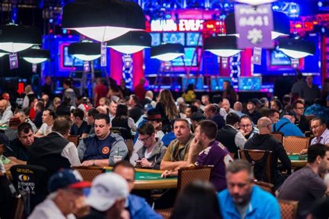 2006 wsop main event  There will be four starting flights in this year's Main Event, with five 90-minute levels played on Day 1 with cards in the air