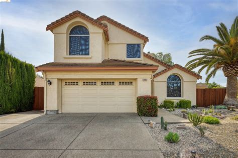 2024 crater peak way, antioch, ca  CLOSE TO GOLF,