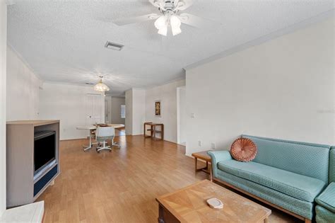 2101 sunset point rd # 2101 clearwater fl  It contains 2 bedrooms and 2 bathrooms