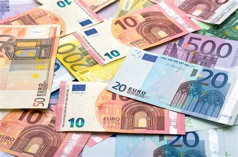 215 pln to eur  We utilize mid-market currency rates to convert EUR against PLN currency pair