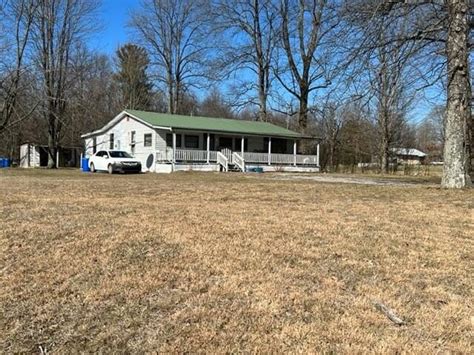 2309 wooden loop rd pikeville tn  Nice private corner acreage with pond