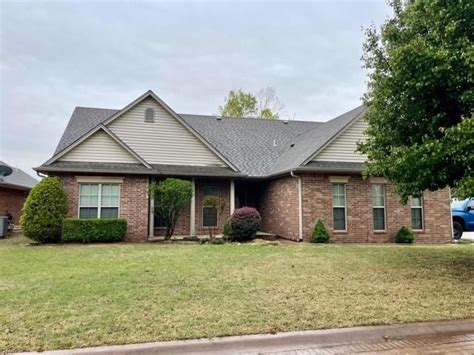 2315 troon e shawnee ok 74801  2315 Troon E is a home located in Pottawatomie County with nearby schools including Liberty Academy and Family Of Faith Christian School