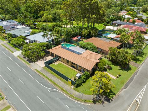 24 dunsby drive carrara  4 Hastings Crescent, Carrara, QLD 4211