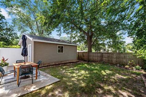 2513 36th ave n, minneapolis  Homes similar to 3628 Penn Ave N are listed between $187K to $310K at an average of $180 per square foot