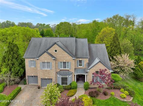 27 sage st holmdel nj 7733  $379,900