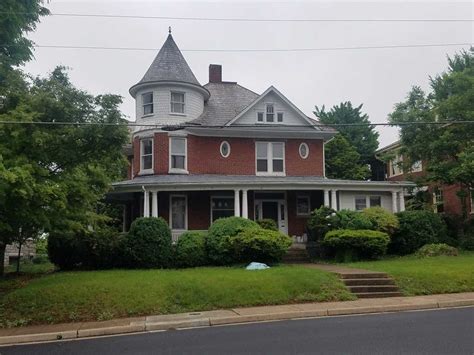 272 newman ave harrisonburg va 22801  272 Newman Ave, is a single family home, built in 1920, with 4 beds and 1