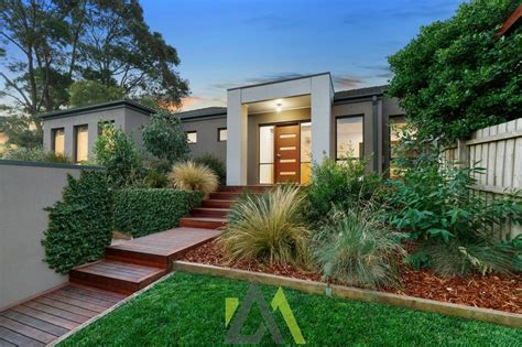 285 cranbourne-frankston road langwarrin vic 3910  This House is estimated to be worth around $1