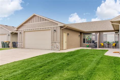 3611 e bison trl sioux falls sd 57108  1,377 sqft