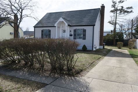 3634 mallard rd levittown ny 11756  View sales history, tax history, home value estimates, and overhead views