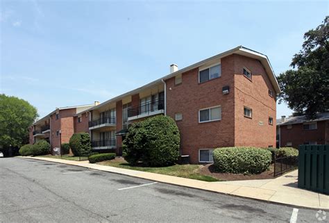3930 suitland rd suitland md 20746  This property was built in 1960