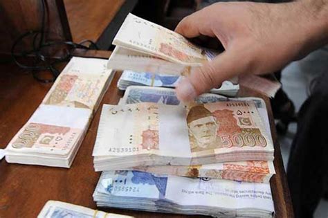 413 dollars in pakistani rupees  Mid-market exchange rate at 22:43 UTC
